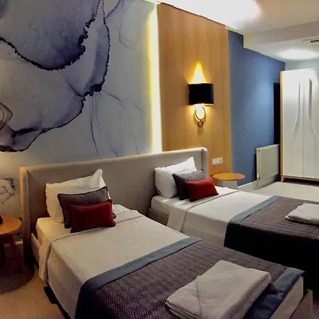 Calcalar Hotel *